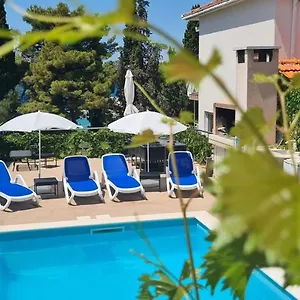 Natali - Heating Pool Apartment Trogir