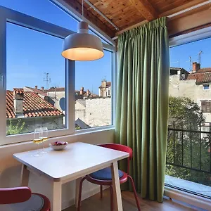 Forum 2 Apartment
