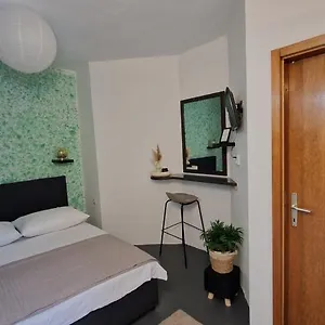 Nina Apartment Kastel Stafilic