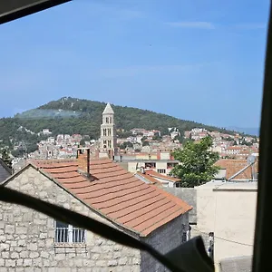 Cherry-old Town Apartment Split