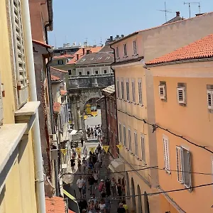 Dejan 2-top Centar-old Town Studio Apartment Pula