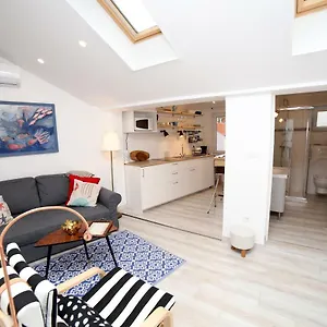 Sweet With Free Private Parking Apartment