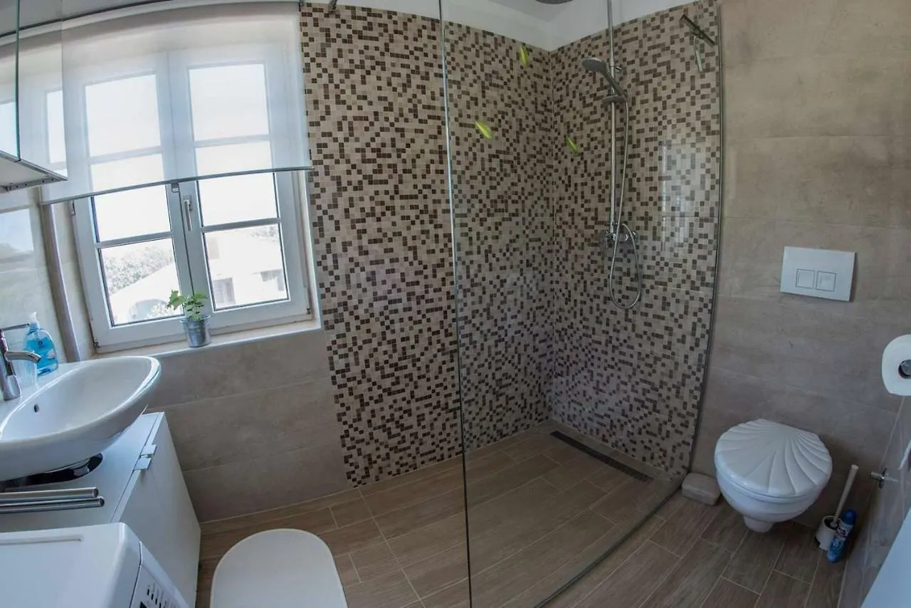 Apartments Nikic Banjole 0*,