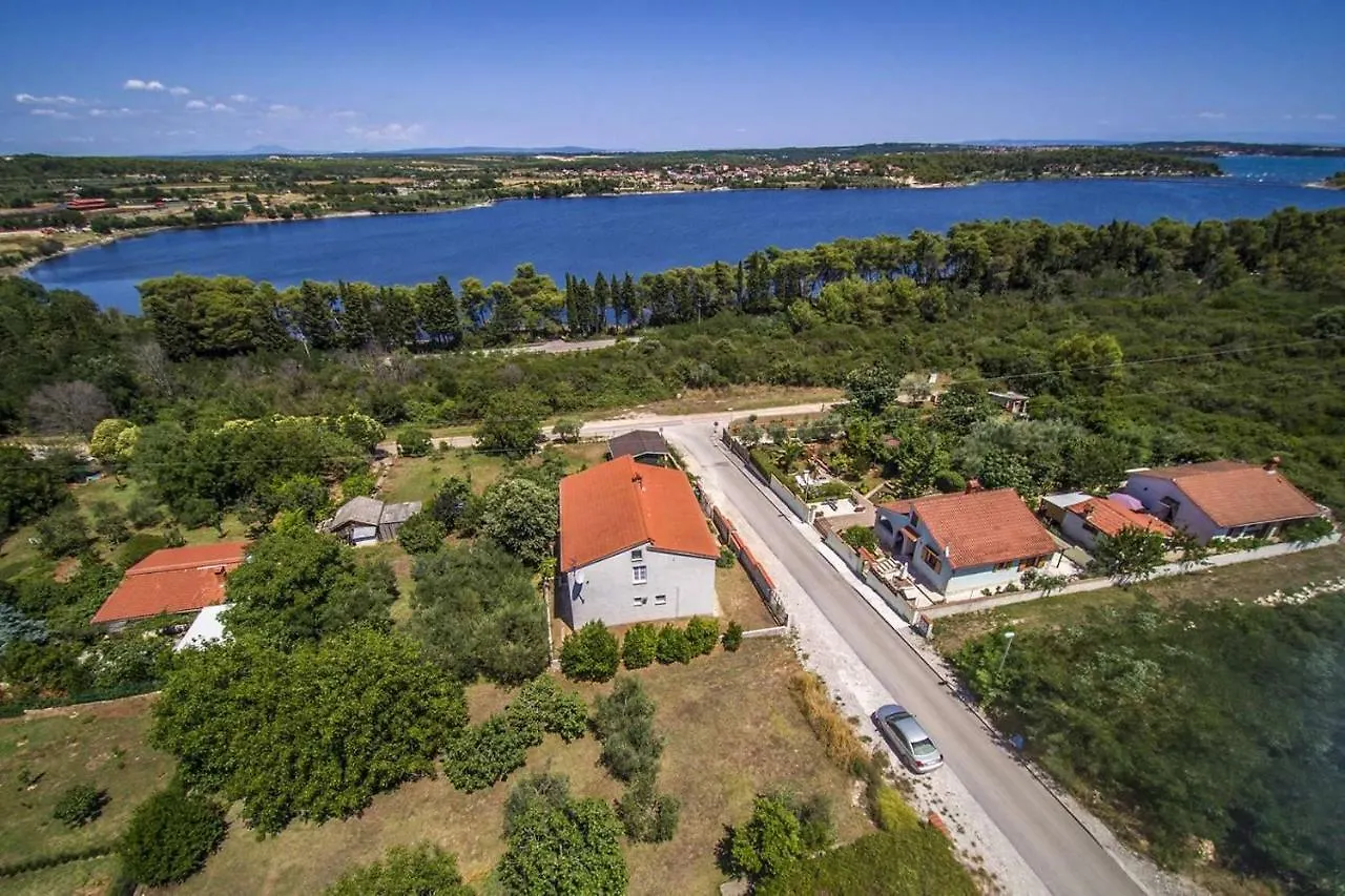 Apartments Nikic Banjole