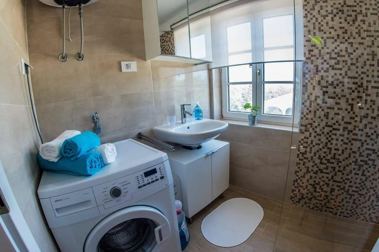 Apartments Nikic Banjole Croatia