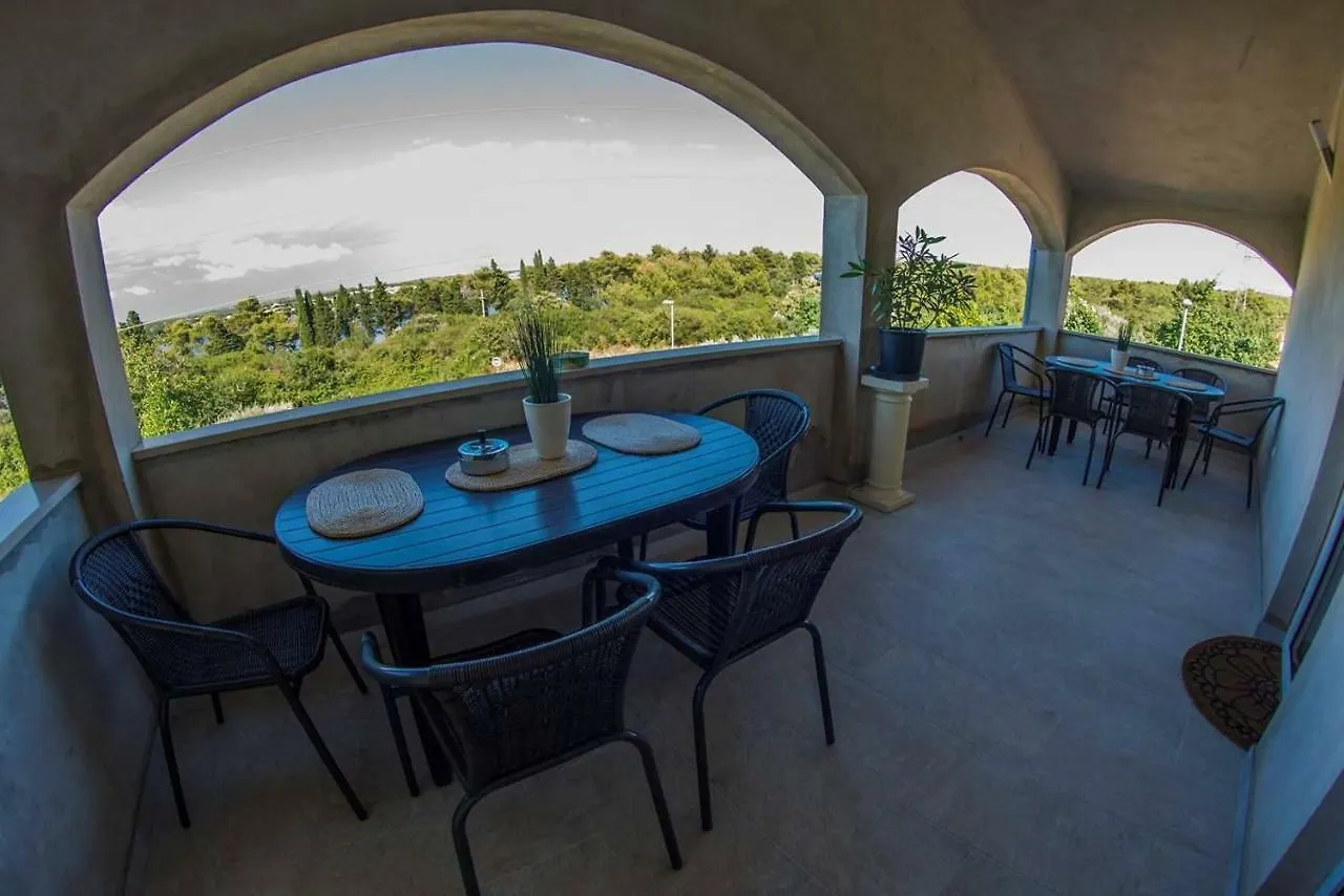 Apartments Nikic Banjole