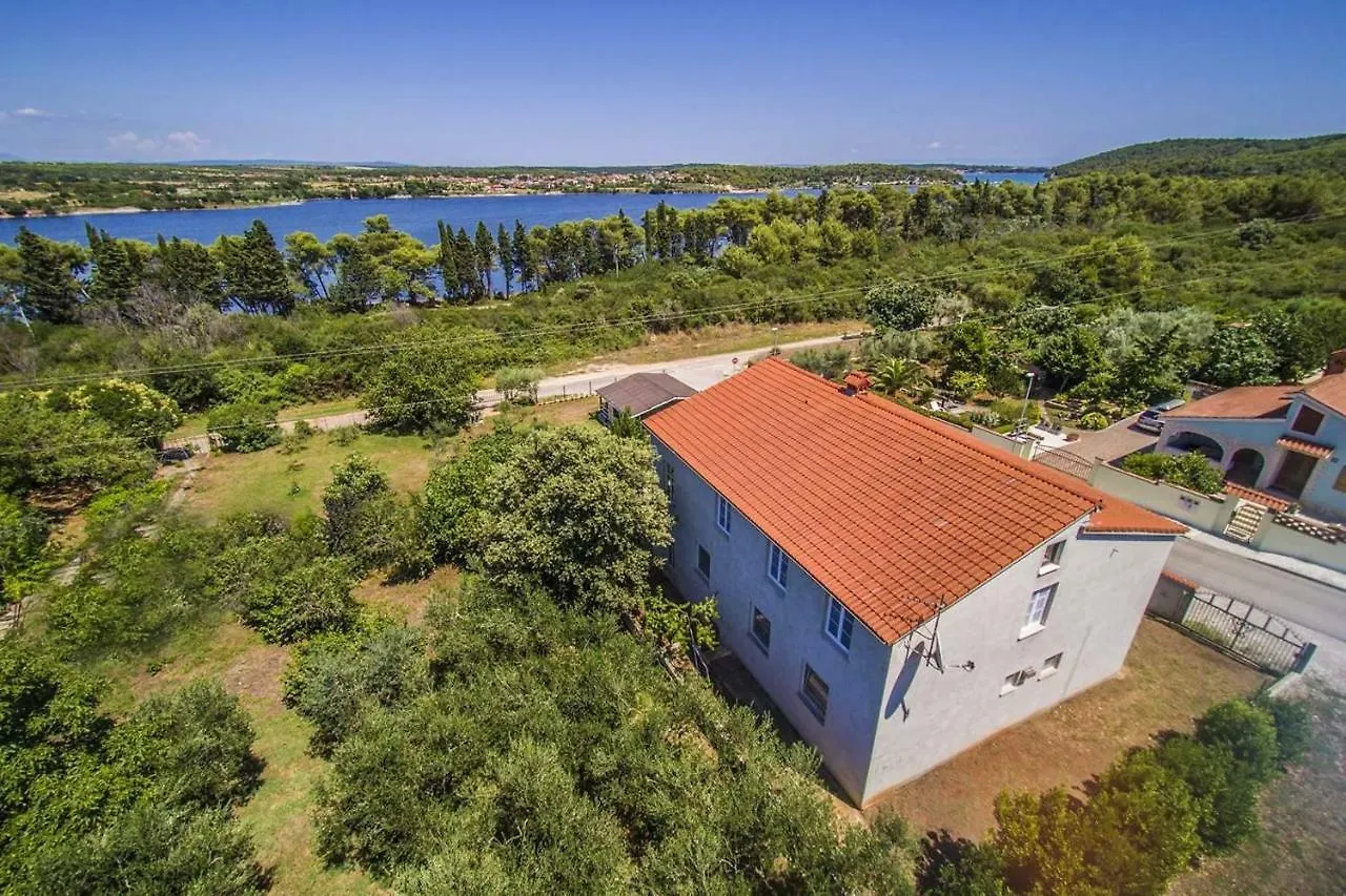 Apartments Nikic Banjole