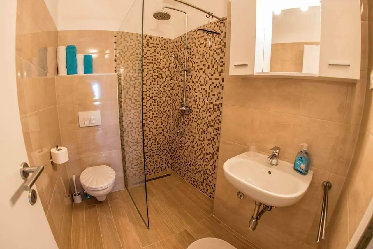 Apartments Nikic Banjole